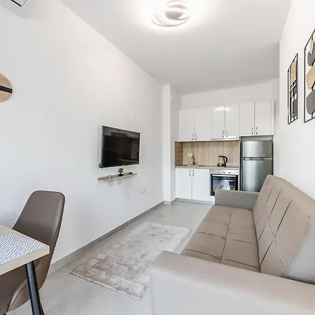 With Free Parking Apartment