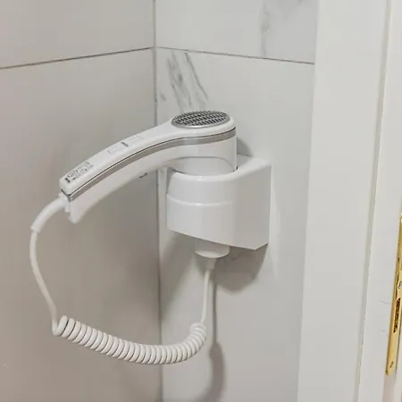Apartment With Free Parking *