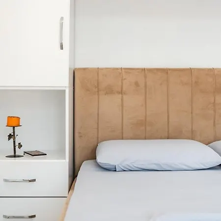 With Free Parking Apartment