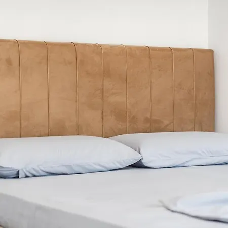 With Free Parking Apartment