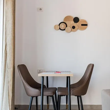 With Free Parking Apartment